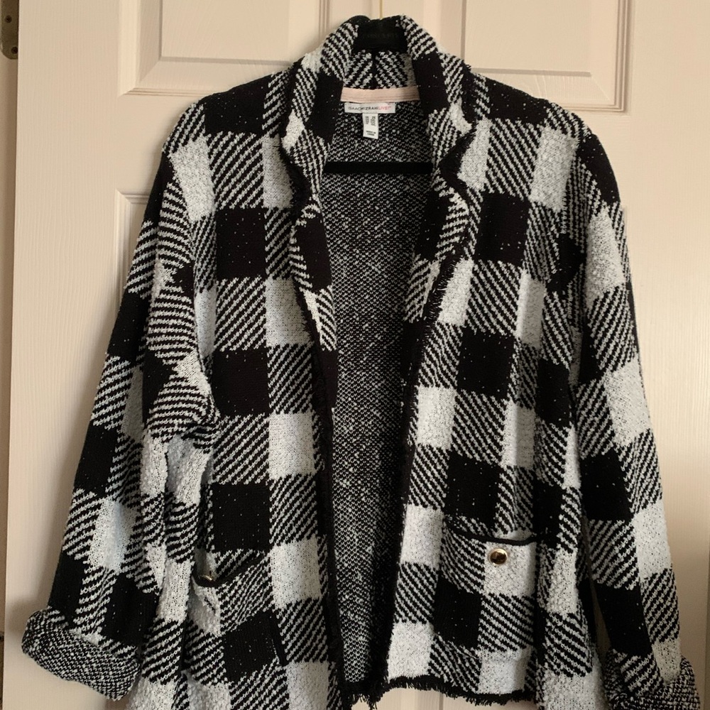 Mizrahi knit NWOT  Black /White Plaid ladies open cardi w/ pockets - fits Lg-1 X